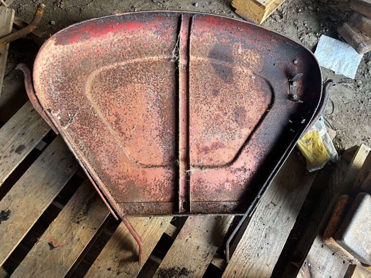 nos-john-deere-parts-and-massey-harris-fenders-image-7