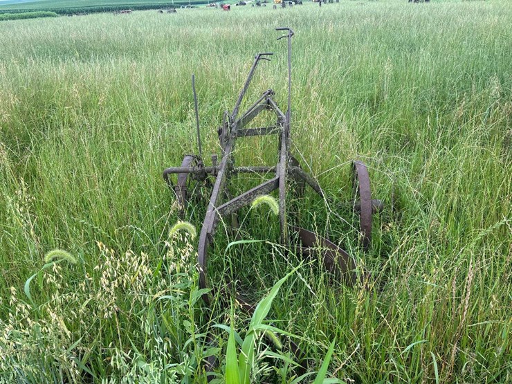 2-bottom-14”-plow-image-6