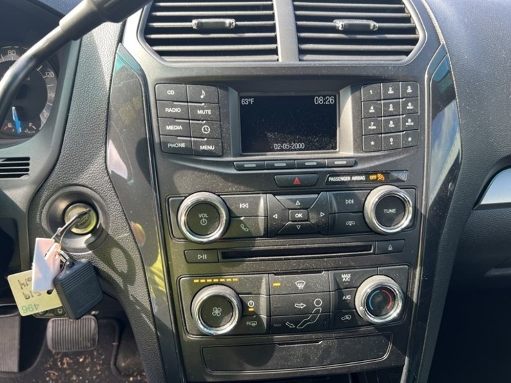 2016-ford-explorer-image-29