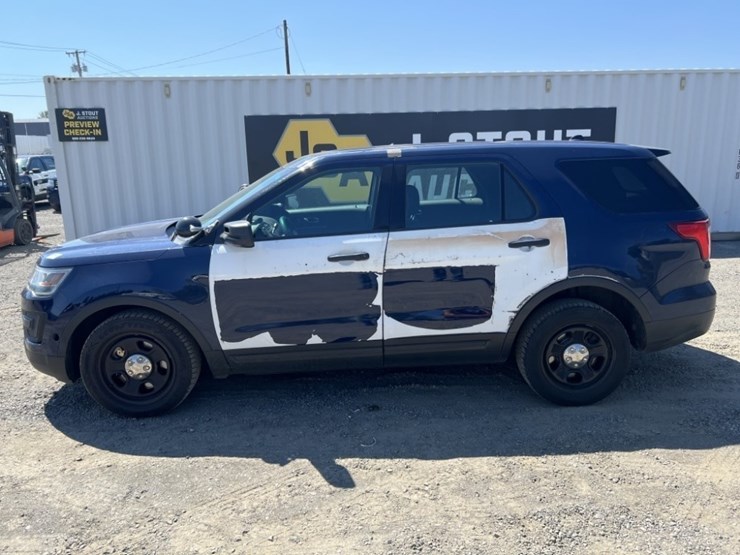 2016-ford-explorer-image-7