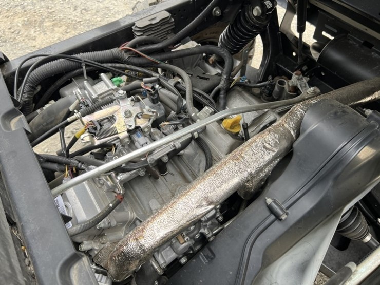 2015-john-deere-gator-image-15