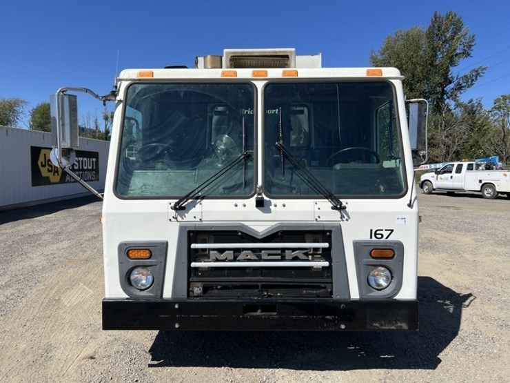 2015-mack-leu612-image-8