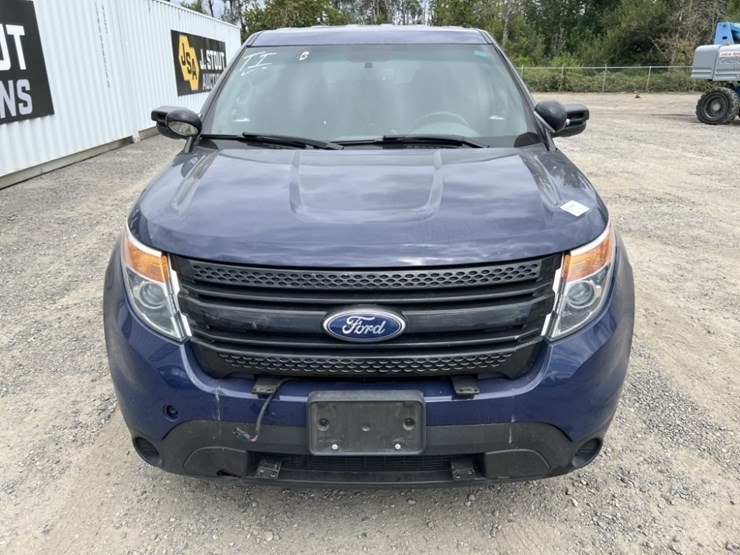 2015-ford-explorer-image-8