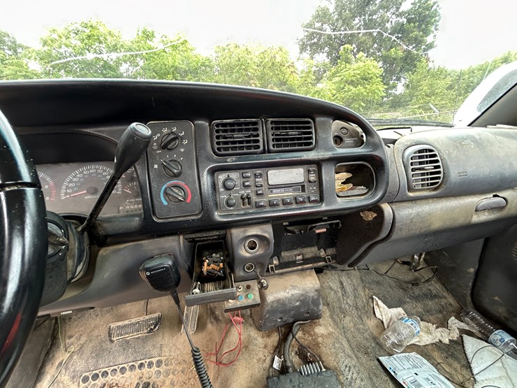 2001-dodge-ram-1500-image-24