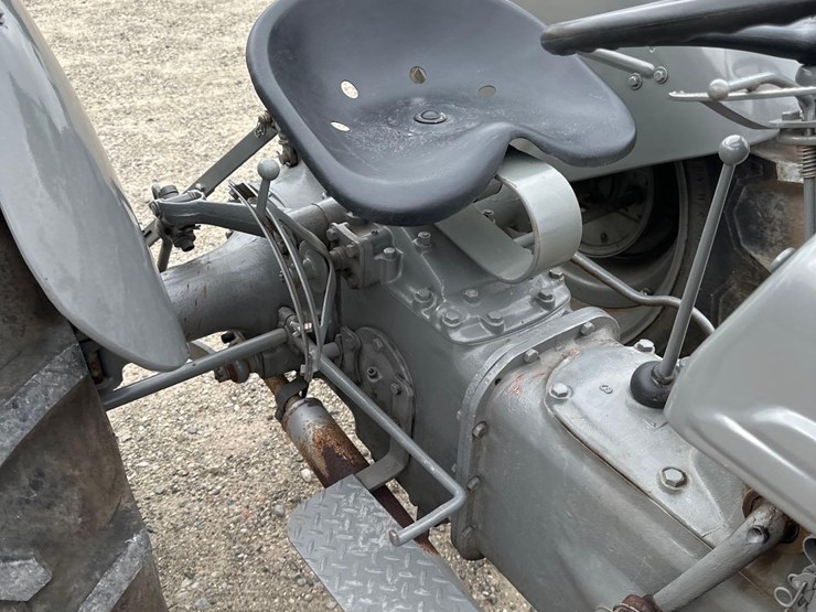 2040-ford-2n-image-5