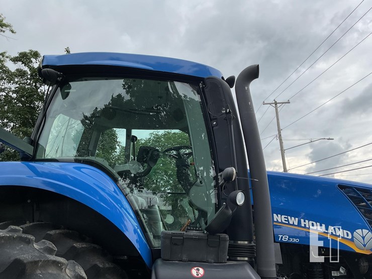 2013-new-holland-t8.330-image-65