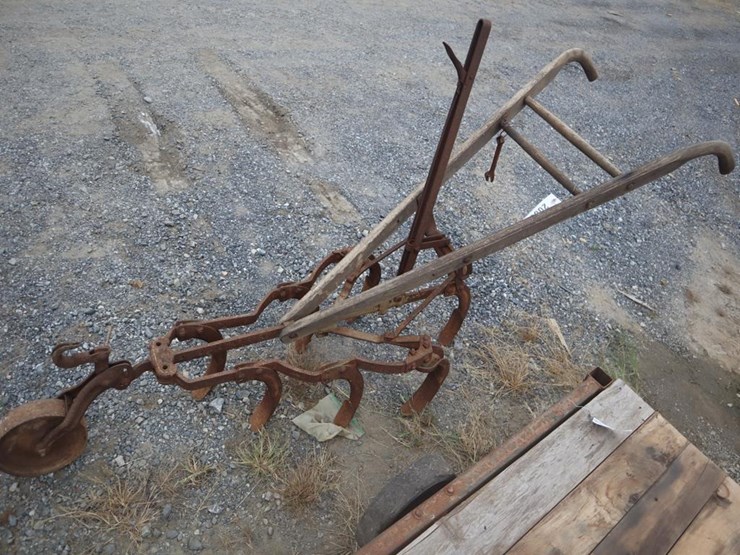 horse-drawn-cultivator-image-4