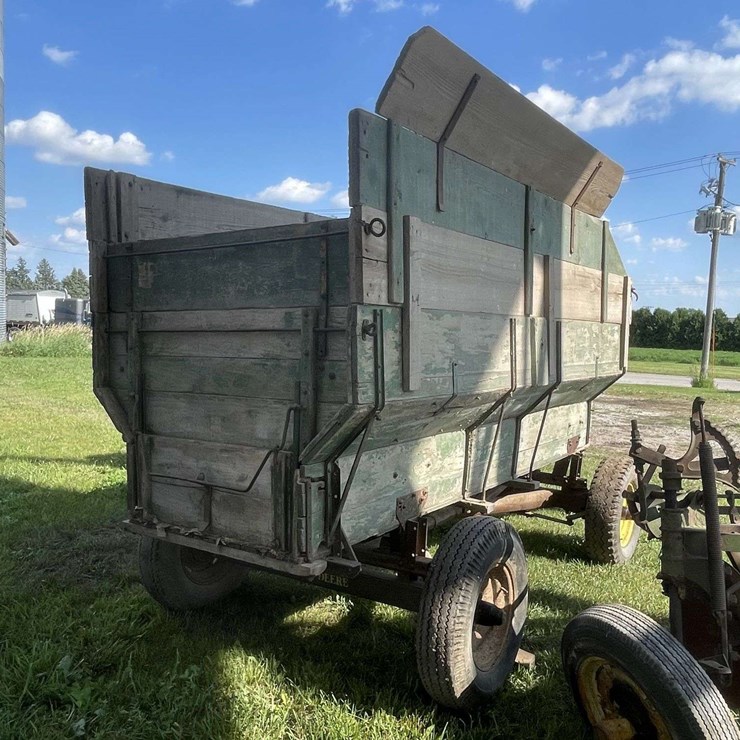 John Deere Triumph Wagon and Running Gear