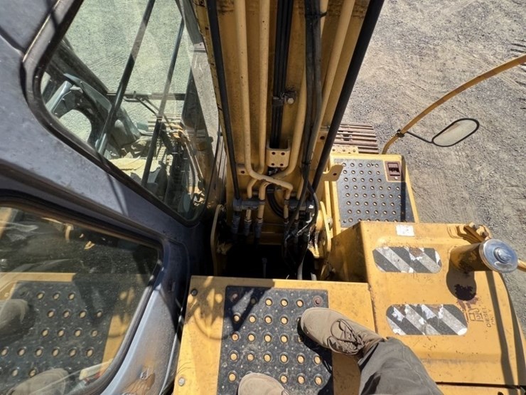 2008-deere-120c-image-27