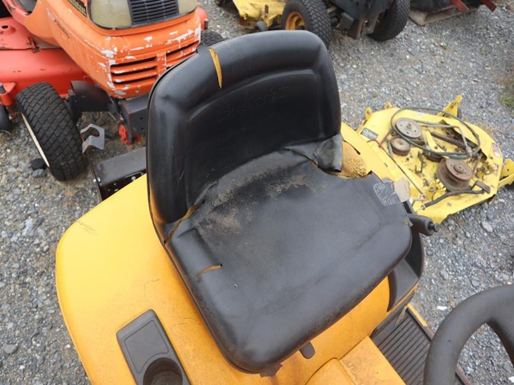 cub-cadet-riding-mower-image-18