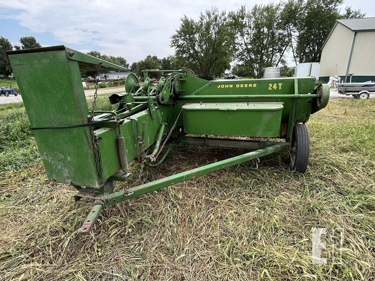 john-deere-24t-image-4