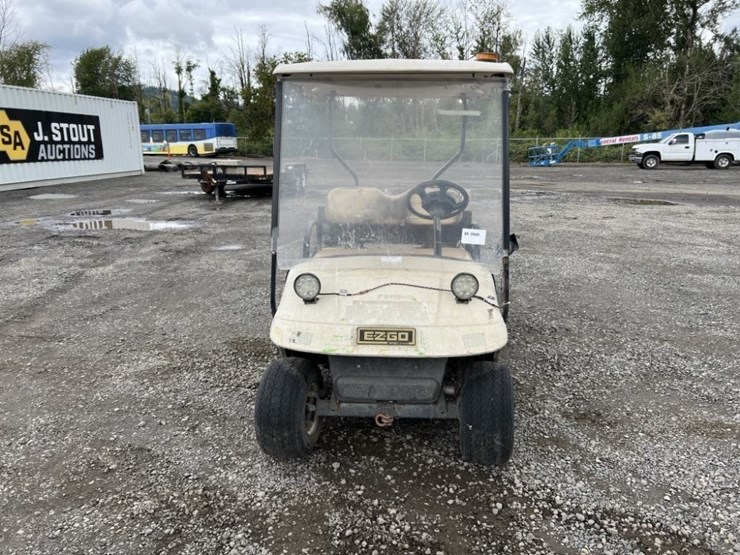 ez-go-textron-golf-cart-image-8