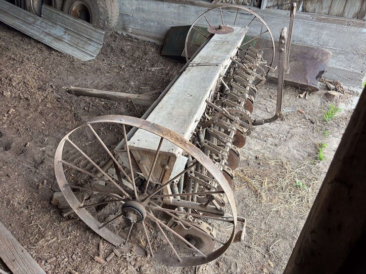 moline-8’-grain-drill-image-7