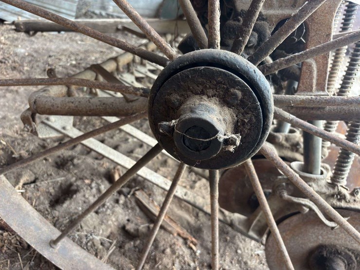 moline-8’-grain-drill-image-16