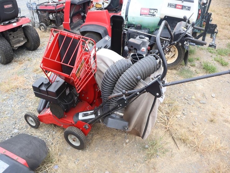 troybilt-chipper-vacuum-image-2
