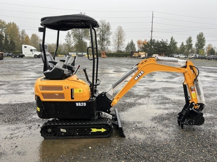 2025-miva-va20-mini-hydraulic-excavator-image-3