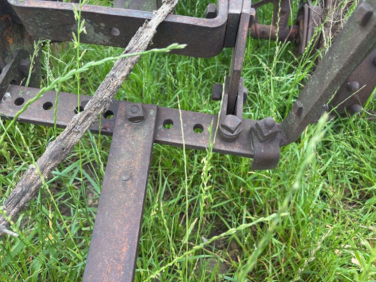 2-bottom-14”-pull-type-plow-image-11