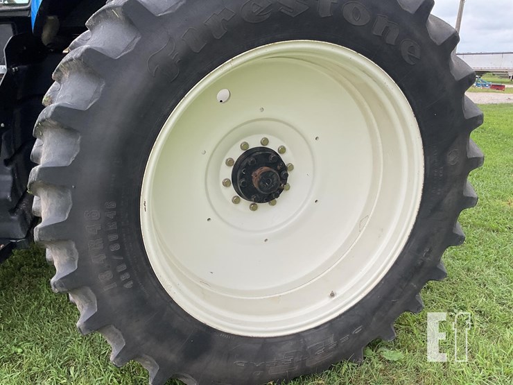 2013-new-holland-t8.330-image-54