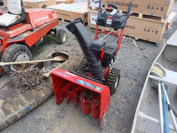 troybilt-26in-snow-blower-image-1