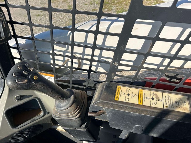 2019-bobcat-t590-image-12