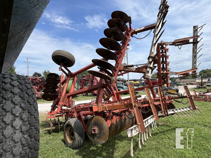 massey-ferguson-820-image-5