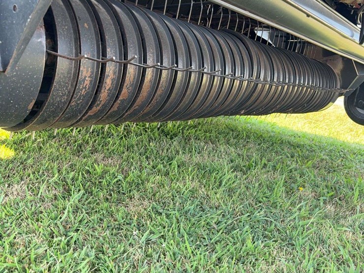2016-case-ih-rb565-image-16