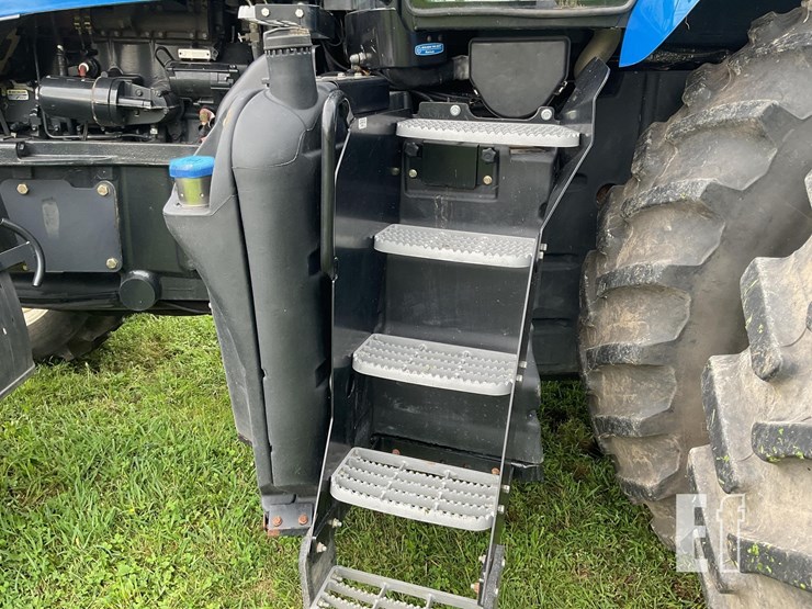 2013-new-holland-t8.330-image-52