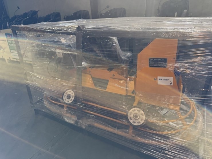 2025-mms-ms80r-ride-on-power-trowel-image-11