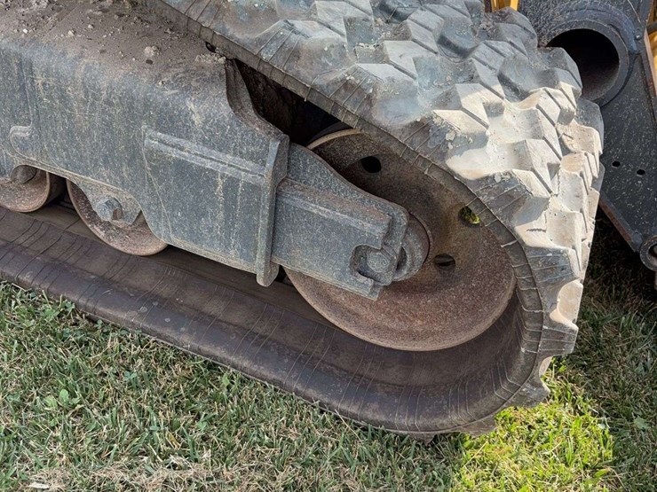 2012-deere-333g-image-13