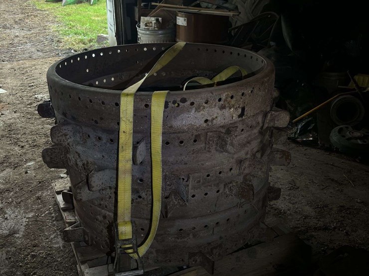 (2)-42-inch-rear-steel-wheels-with-lugs-and-extensions-image-3