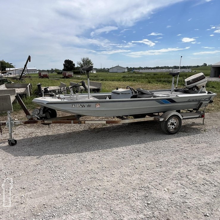 1988 ALUMACRAFT BOAT