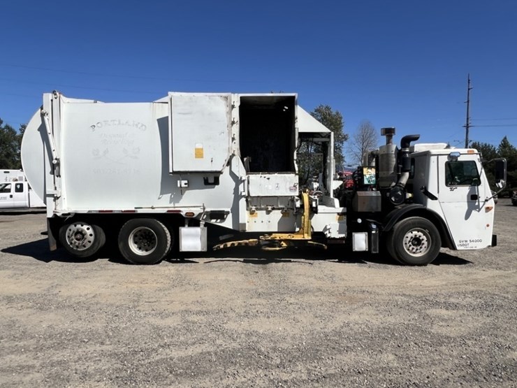 2015-mack-leu612-image-3