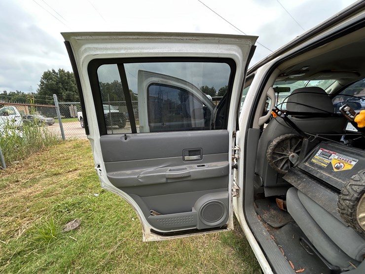 2005-dodge-durango-image-16