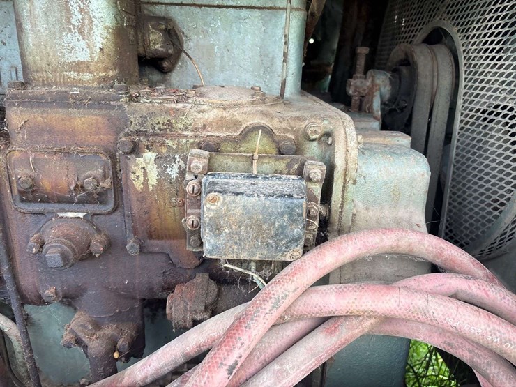 gardner-denver-air-compressor-unit-and-cart-image-47