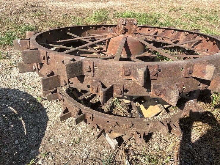 (2)-farmall-f-series-steel-wheels-image-10