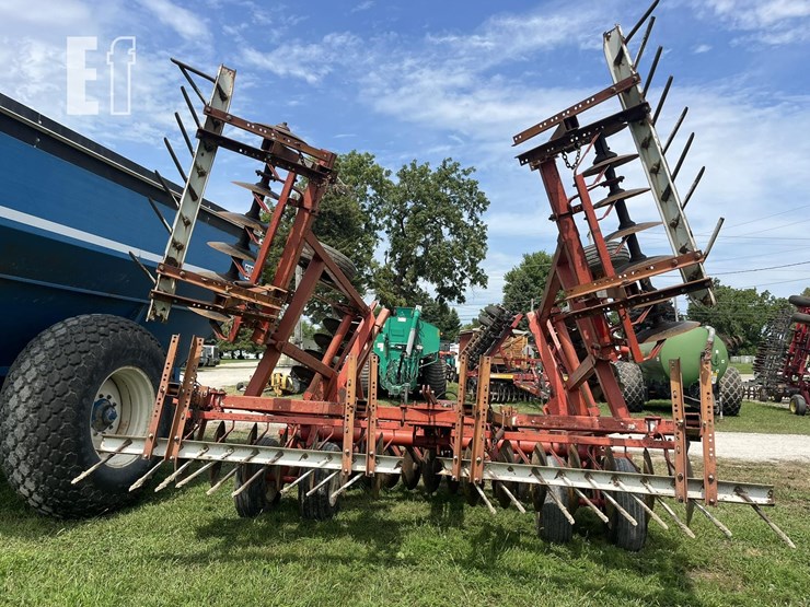 massey-ferguson-820-image-4