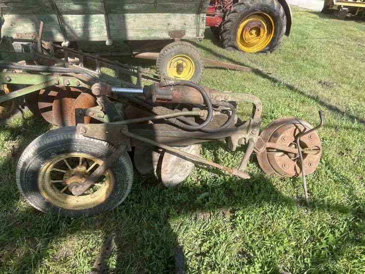 john-deere-disk-plow-image-40