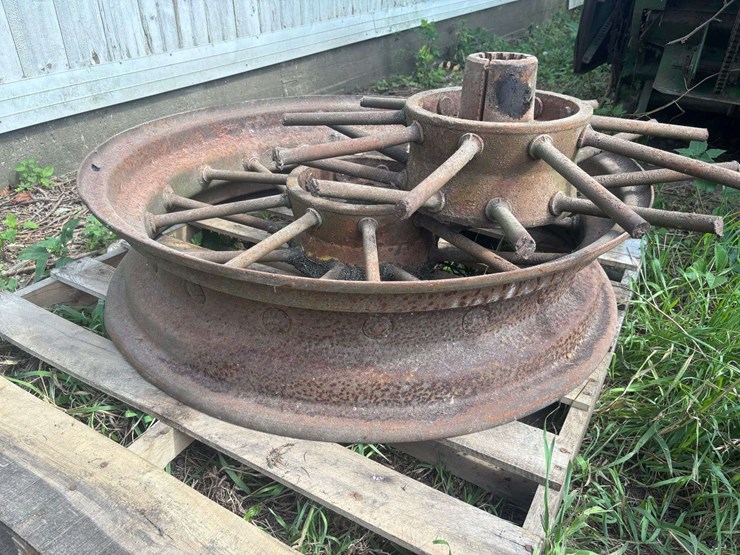 (2)-38"-by-8"-f&h-wheel-centers-and-rim-image-3