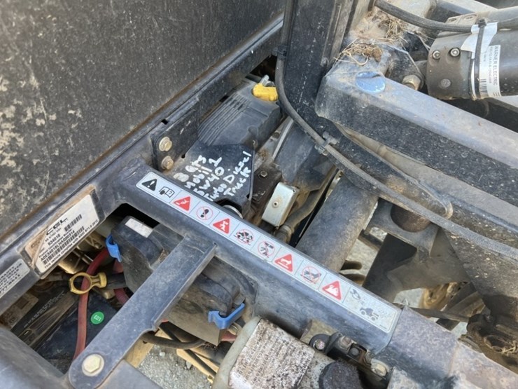 2018-hustler-mdv-1200-d-utility-cart-image-15