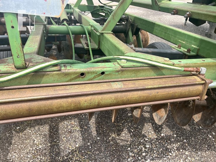 john-deere-230-image-15