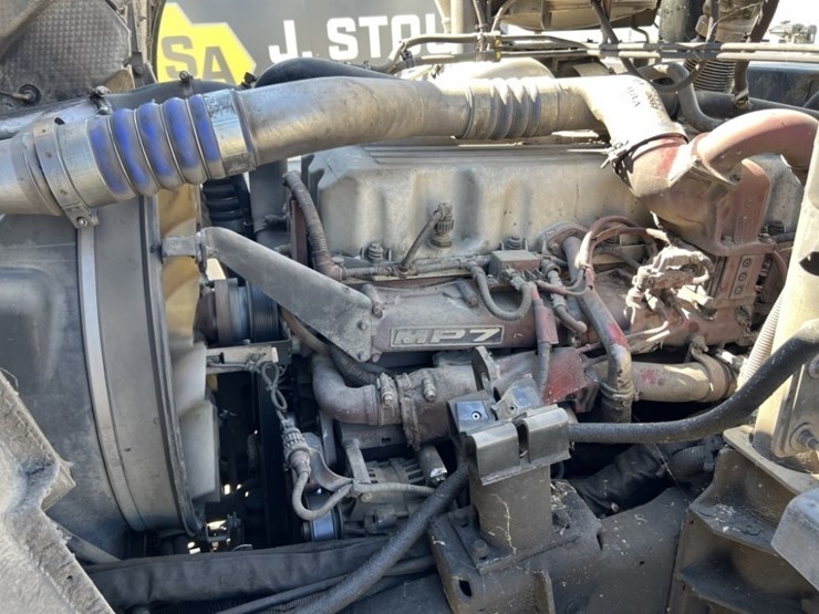2015-mack-leu612-image-31