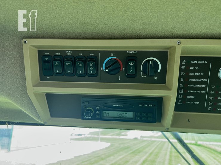 2005-john-deere-9560-sts-image-42