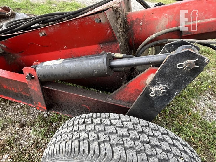 wheatheart-drive-over-hopper-image-9