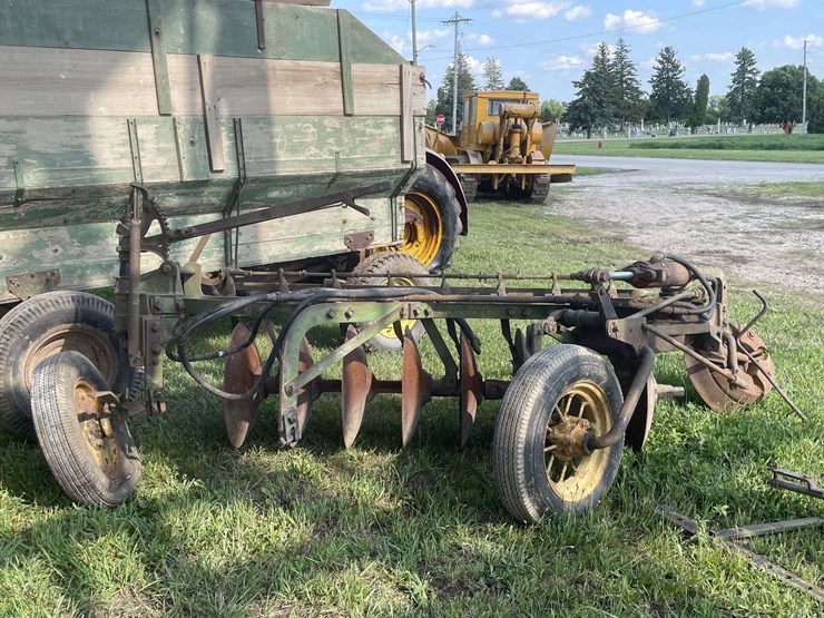 john-deere-disk-plow-image-30