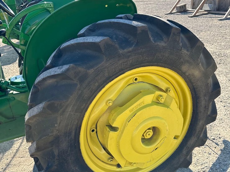 john-deere-330-image-9