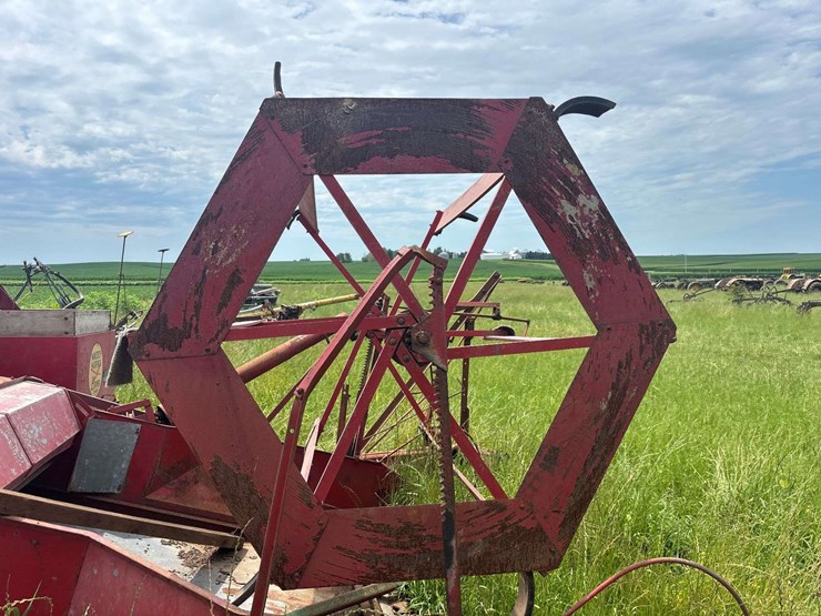 massey-harris-clipper-combine-image-36