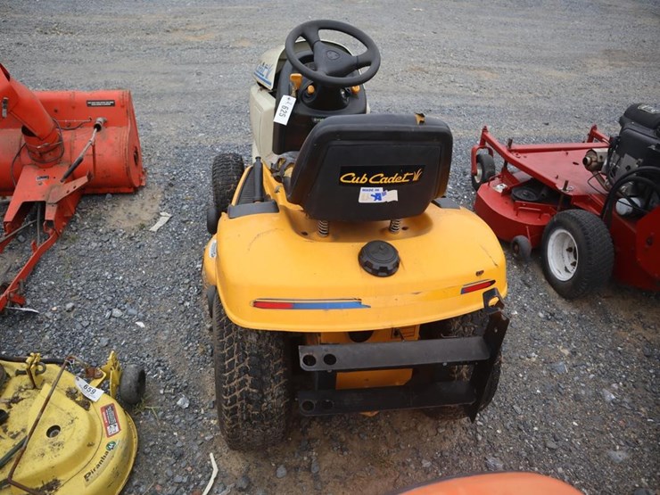 cub-cadet-riding-mower-image-6
