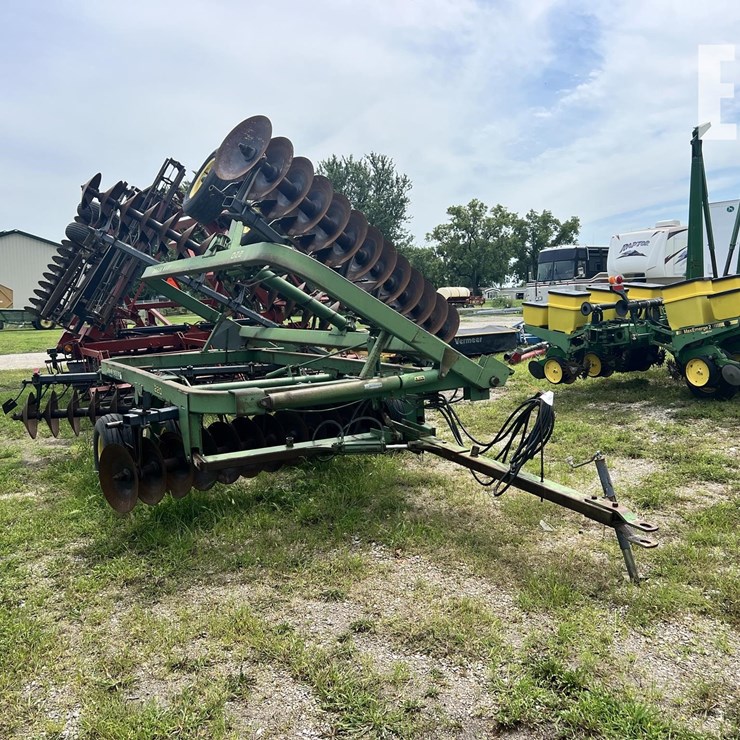 JOHN DEERE 220