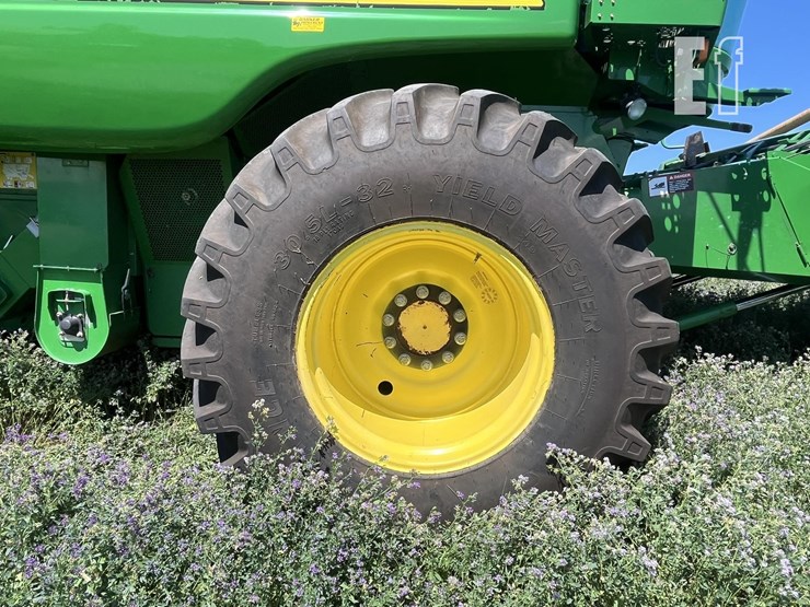 2005-john-deere-9560-sts-image-12
