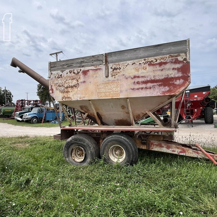 WILLMAR AUGER WAGON